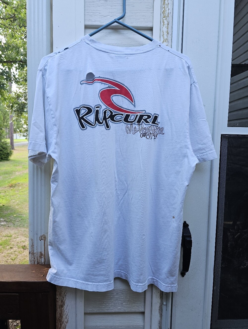 Y2k 90s Rip Curl Melbourne Embroidered Thrashed White T-shirt Spell Out Wave Vtg
